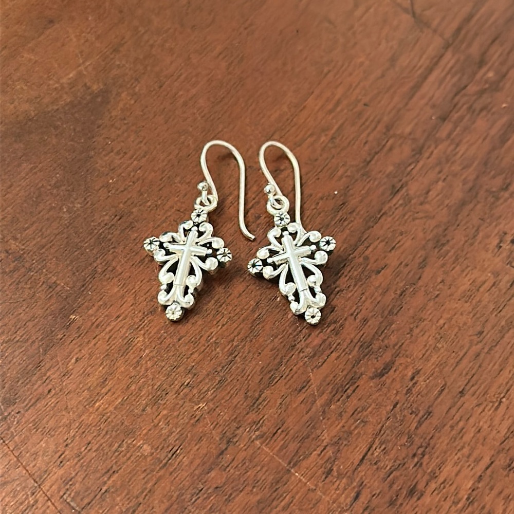 Sterling Silver Cross Earring.